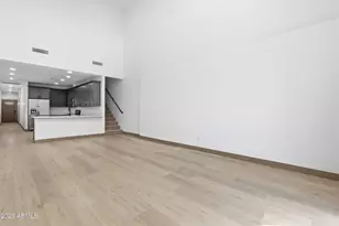 2813 E Trumbull Rd, Phoenix, AZ 85040 - Photo 16