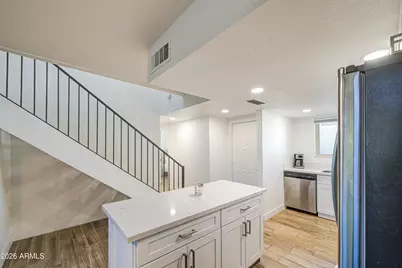 13237 N 25th Drive, Phoenix, AZ 85029 - Photo 2