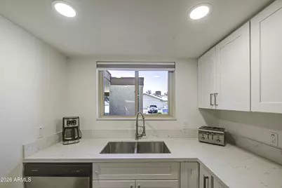 13237 N 25th Drive, Phoenix, AZ 85029 - Photo 6