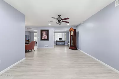 10734 W Saratoga Circle, Sun City, AZ 85351 - Photo 4