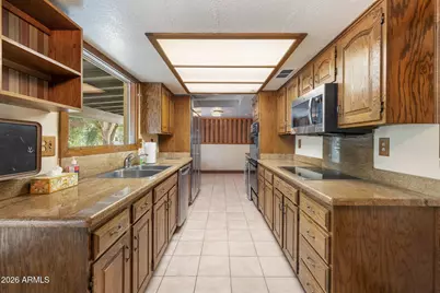 14 E Orangewood Avenue, Phoenix, AZ 85020 - Photo 8