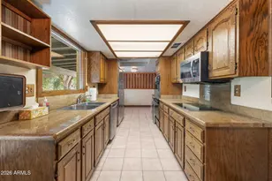 14 E Orangewood Ave, Phoenix, AZ 85020 - Photo 8