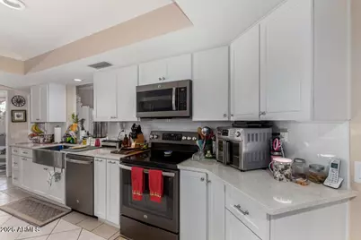 10802 W Thunderbird Boulevard, Sun City, AZ 85351 - Photo 4