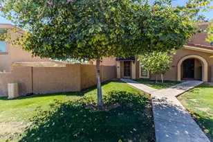 736 E North Ln, Phoenix, AZ 85020 - Photo 1