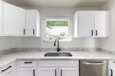 8103 N 56th Avenue, Glendale, AZ 85302 - Photo 12