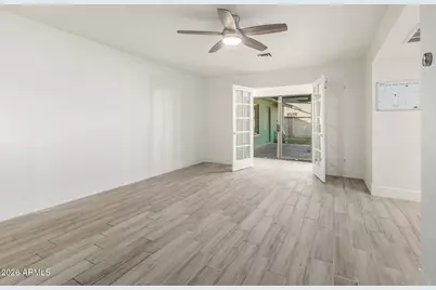 8103 N 56th Avenue, Glendale, AZ 85302 - Photo 14