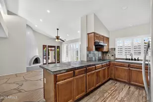4615 E Monte Way, Phoenix, AZ 85044 - Photo 8