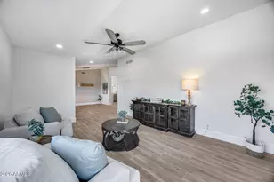 9811 E Sutton Dr, Scottsdale, AZ 85260 - Photo 12