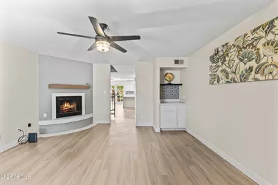 1425 E Desert Cove Avenue #15, Phoenix, AZ 85020 - Photo 6