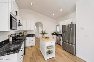 26034 S Hollygreen Dr, Sun Lakes, AZ 85248 - Photo 4