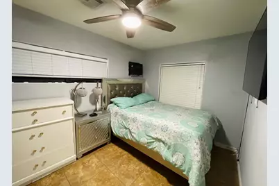 3720 W Mauna Loa Lane #Studio, Phoenix, AZ 85053 - Photo 8