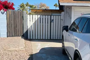 3720 W Mauna Loa Ln, Phoenix, AZ 85053 - Photo 1