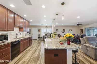 18410 N 104th Avenue N, Sun City, AZ 85373 - Photo 16
