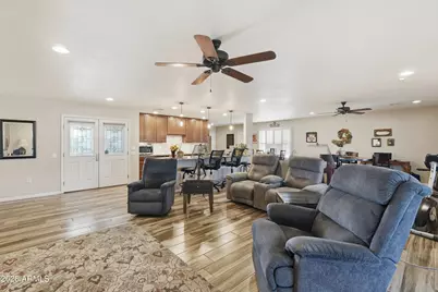 18410 N 104th Avenue N, Sun City, AZ 85373 - Photo 10