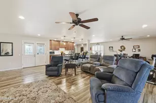 18410 N 104th Ave N, Sun City, AZ 85373 - Photo 10