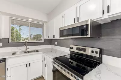 10342 W Talisman Road, Sun City, AZ 85351 - Photo 2