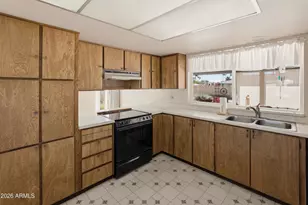 13618 N 21st Dr, Phoenix, AZ 85029 - Photo 8