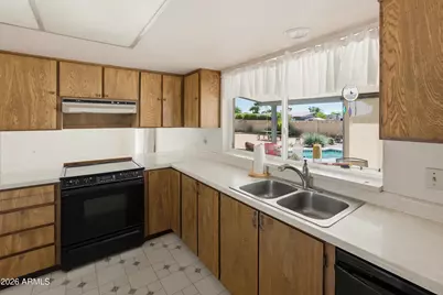 13618 N 21st Drive, Phoenix, AZ 85029 - Photo 10