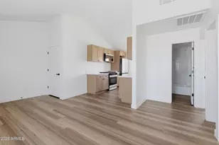1805 N 31st St, Phoenix, AZ 85008 - Photo 14