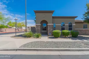 3921 E Sophie Ln, Phoenix, AZ 85042 - Photo 2