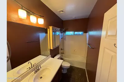 3921 E Sophie Lane, Phoenix, AZ 85042 - Photo 18