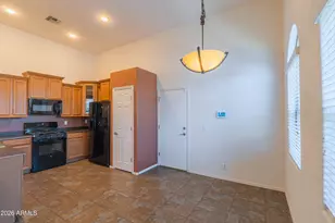 3921 E Sophie Ln, Phoenix, AZ 85042 - Photo 8