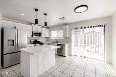 7933 W Mission Lane, Peoria, AZ 85345 - Photo 6