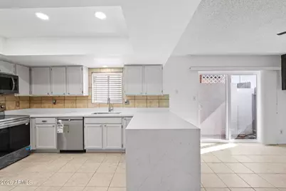 6105 N 12th Way, Phoenix, AZ 85014 - Photo 8