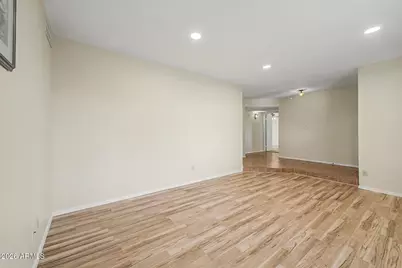 8538 N 53rd Avenue, Glendale, AZ 85302 - Photo 4