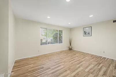 8538 N 53rd Avenue, Glendale, AZ 85302 - Photo 6