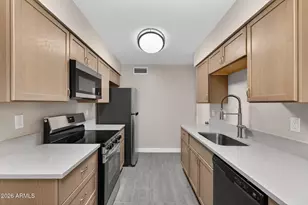 10123 N 96th Ave, Peoria, AZ 85345 - Photo 6