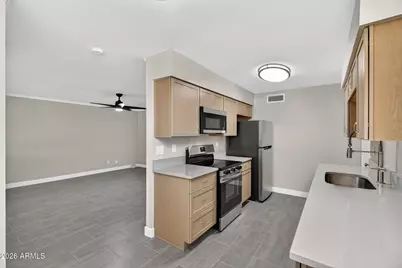 10123 N 96th Avenue, Peoria, AZ 85345 - Photo 2