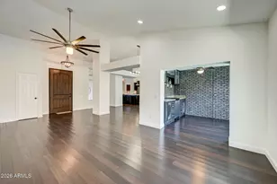938 E Knight Ln, Tempe, AZ 85284 - Photo 10