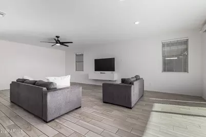 7910 N 82nd Lane, Glendale, AZ 85303 - Photo 10