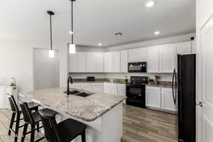 7910 N 82nd Ln, Glendale, AZ 85303 - Photo 14