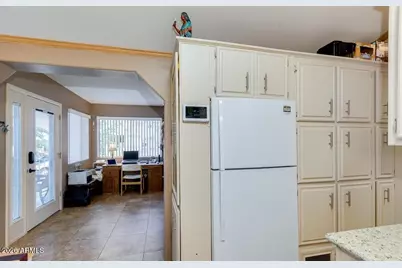 2010 S Crow Avenue, Apache Junction, AZ 85119 - Photo 8