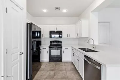 104 E Palomino Drive, Gilbert, AZ 85296 - Photo 10