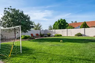 408 E Meadows Ln, Gilbert, AZ 85234 - Photo 36