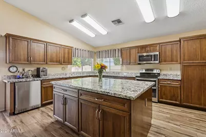 10908 N 57th Avenue, Glendale, AZ 85304 - Photo 2