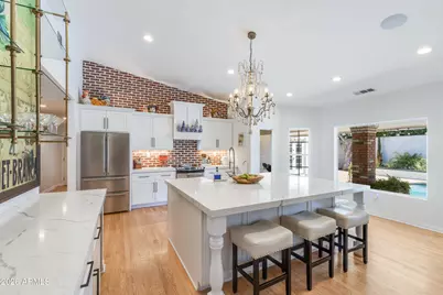 4833 N 38th Street, Phoenix, AZ 85018 - Photo 1