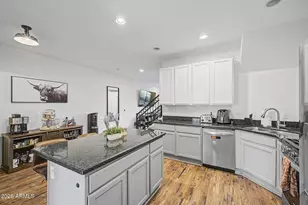 3422 E Avalon Dr, Phoenix, AZ 85018 - Photo 12