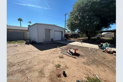 8243 W Piccadilly Road, Phoenix, AZ 85033 - Photo 8