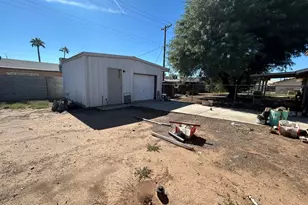 8243 W Piccadilly Rd, Phoenix, AZ 85033 - Photo 8