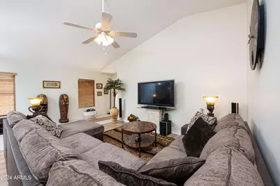 707 W Baylor Lane, Gilbert, AZ 85233 - Photo 16