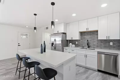 10547 W Sun City Boulevard, Sun City, AZ 85351 - Photo 6