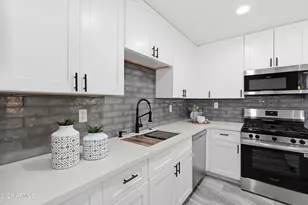 10547 W Sun City Blvd, Sun City, AZ 85351 - Photo 8