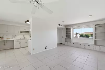 10426 W Sun City Boulevard, Sun City, AZ 85351 - Photo 8