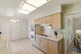 10894 W Clair Dr, Sun City, AZ 85351 - Photo 12