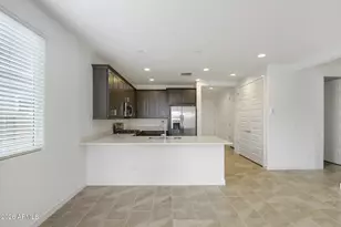 17356 W Gray Fox Trl, Surprise, AZ 85387 - Photo 4