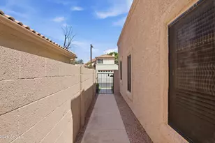 37 E Greentree Dr, Tempe, AZ 85284 - Photo 32